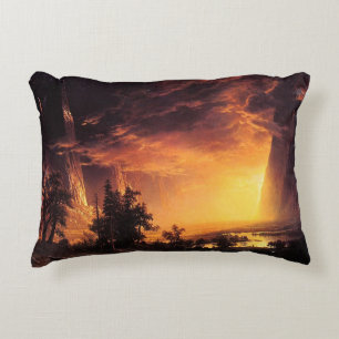 Albert Bierstadts Sonnenuntergang im Yosemite-Tal Dekokissen