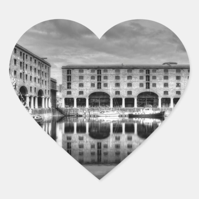 Albert Dock Liverpool Reflections Herz-Aufkleber (Vorderseite)