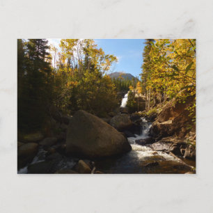 Alberta Falls im Herbst in den Rocky Mountains Postkarte