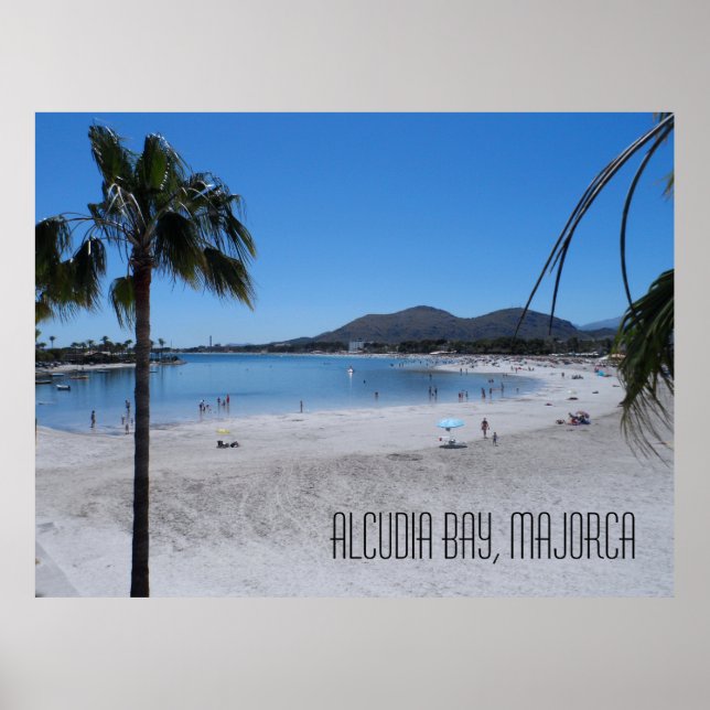 Alcudia Beach and Bay Landschaft Mallorca Spanien Poster (Vorne)