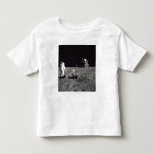 Aldrin betrachtet zurück Ruhe-Basis Kleinkind T-shirt