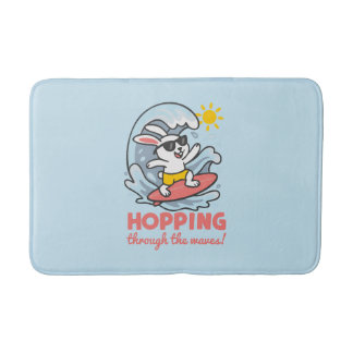 Alfombrilla de baño con conejito surfero kawaii badematte