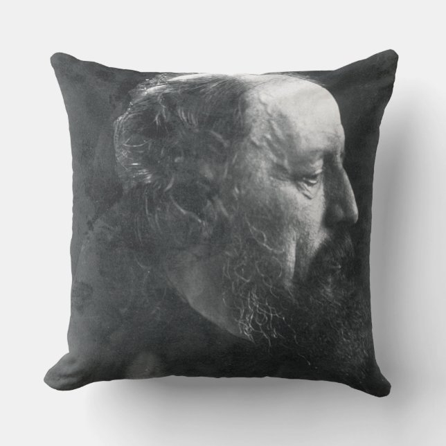 Alfred, Lord Tennyson (1809-92) c.1868 Kissen (Vorderseite)