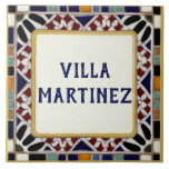Alhambra Persönliche Familie Custom House Name-Zei Fliese<br><div class="desc">Bitte beachten Sie: Dies ist ein faux mosaik / faux Keramik-Bild. Es ist eine gedruckte Grafik. Eigene Hausschild,  personalisierte Hausnamensplatte,  persönliches,  individuelles Textschild,  traditionelle abstrakte Keramikfliesen,  bunte,  bunte mediterrane Mosaike,  Bauhütte mit eigenem Namen,  leuchtendes arabisches Marineblau,  Familienname Nachname,  spanische Villa casa signage,  handgemalt dekorative Multicolor</div>
