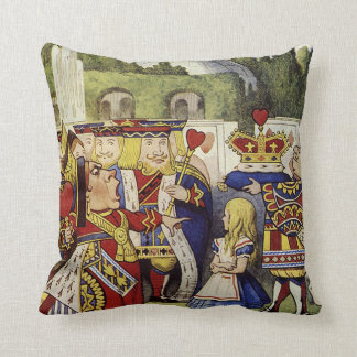 Alice au pays des merveilles Qeen du coussin de