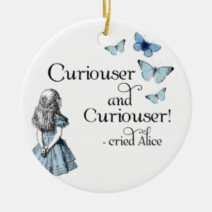 Alice en ornement plus curieux de papillon du pays