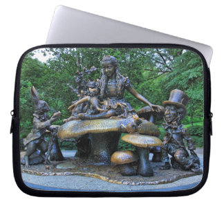 Alice im Wunderland - Central Park NYC Laptopschutzhülle