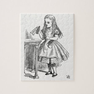 Alice im Wunderland, die Flasche "Drink Me" halten