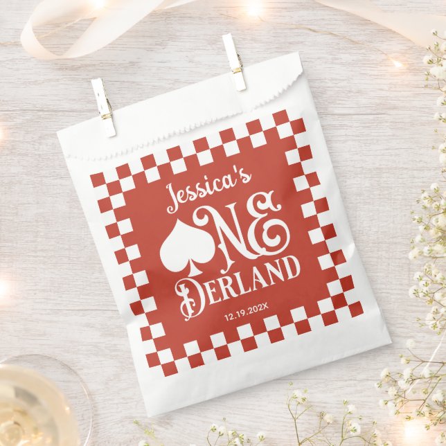 Alice in ONEderland 1st Birthday Red Checkered  Geschenktütchen (Ausgeschnitten)
