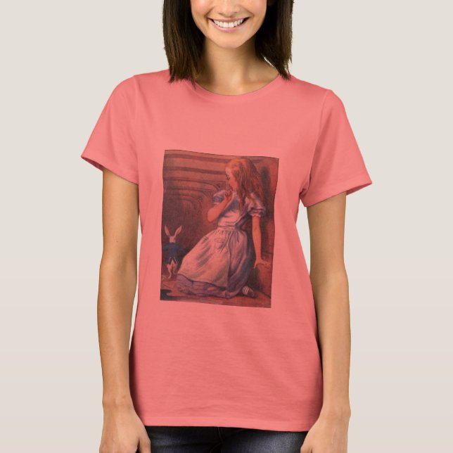 Alice und das weiße Kaninchen T-Shirt (Vorderseite)