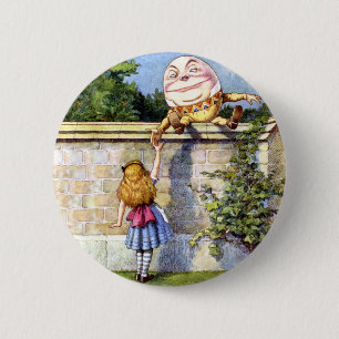 Alice und Humpty Dumpty im Wunderland Button