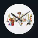 Alice und Märchenland und Freunde Runde Wanduhr<br><div class="desc">Alice und Märchenland und Freunde,  einschließlich den wütenden Hutmacher,  die Königin der Herzen,  die Raupe,  das weiße Kaninchen,  die Herzogin und das Cardmen.</div>