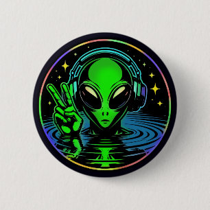 Alien auf Kopfhörern, die Friedenszeichen verleihe Button