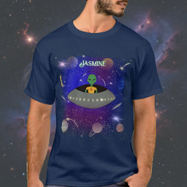 Alien dans un vaisseau spatial portant un t-shirt 