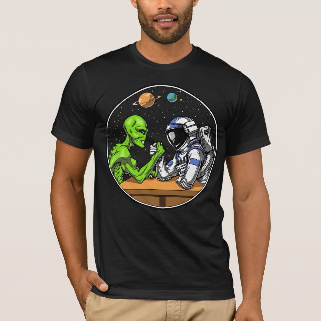 Alien des Weltraumamts Wrestling Funny Cosmic T-Shirt (Vorderseite)