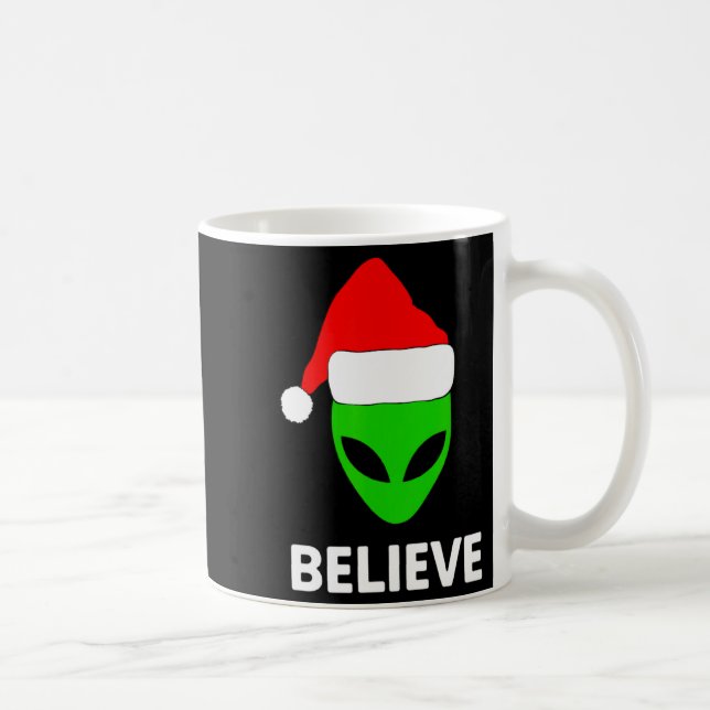 Alien Green Face Christmas Santa Hat Believe  Kaffeetasse (Rechts)