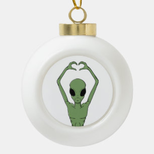 Alien-Herz-Pose Keramik Kugel-Ornament