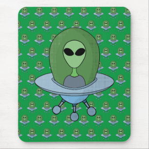 Alien in seinem kleinen Raumschiff Mousepad