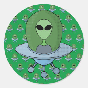 Alien in seinem kleinen Raumschiff Runder Aufkleber