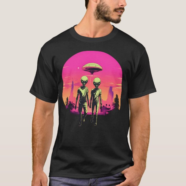 Alien Invasion T-Shirt (Vorderseite)