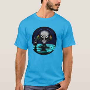 Alien Kopfhörer geben Friedenszeichen T-Shirt