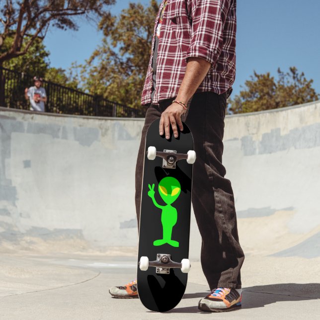 ALIEN PEACE SIGN VINTAG SKATEBOARD (Außenbereich 2)