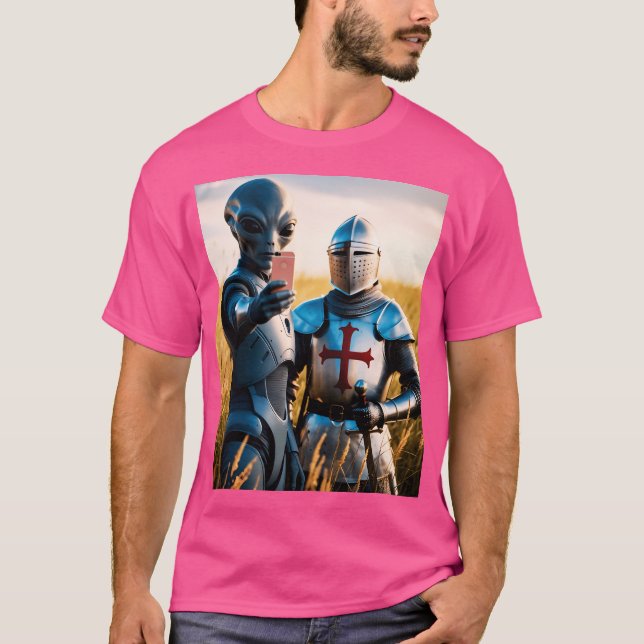 Alien Selfie mit Templar Knight T-Shirt (Vorderseite)