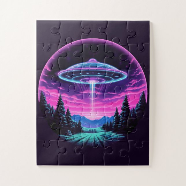 Alien Spaceship Retro Futuristic (Vertikal)