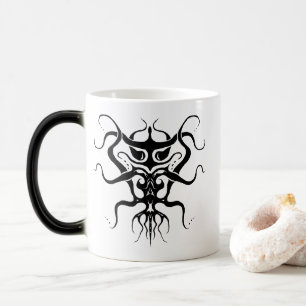 Alien Species Tribal Tattoo Design - schwarz Verwandlungstasse
