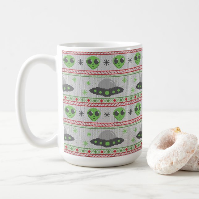 Alien Ugly Christmas Sweater Kaffeetasse (Mit Donut)