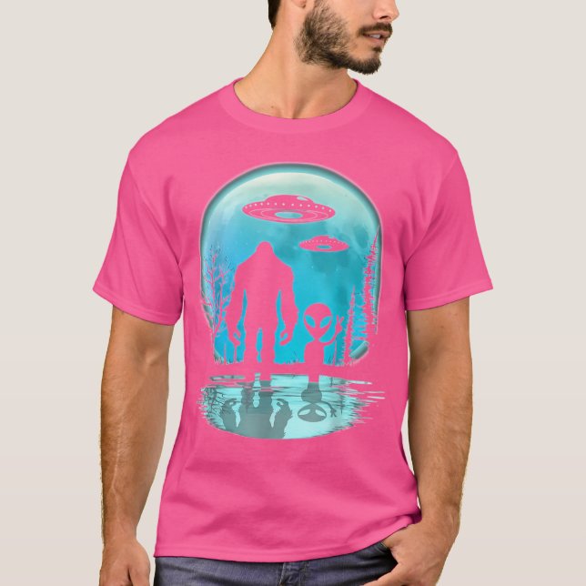 Alien und Bigfoot T-Shirt (Vorderseite)