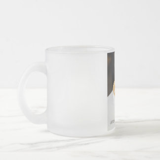 Alimenté par le Café – Design drôle de mug pour am