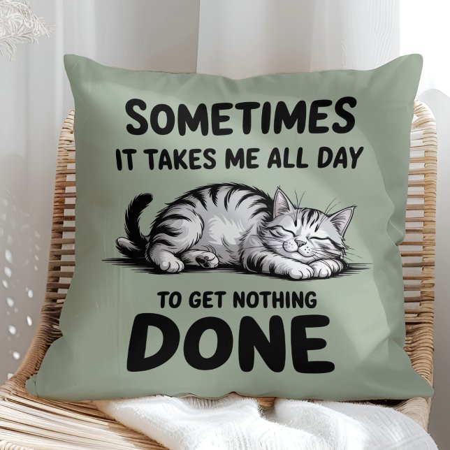 "All Day Doing Nothing" Funny Lazy Cat Kissen ("All Day Doing Nothing" Funny Lazy Cat Throw Pillow in a sunny boho rattan chair)