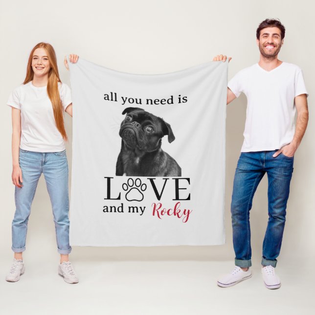 All You Need Is Love and My Dog – Custom Pet Name  Fleecedecke (Beispiel)