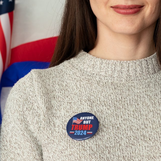 Alle außer Trump 2024 Funny Political Blue Button (Von Creator hochgeladen)