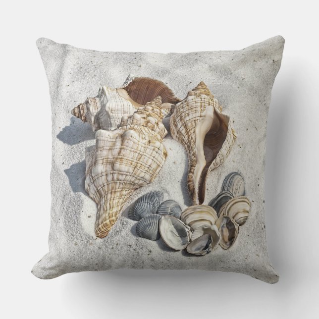 Alle Muscheln auf dem Sand Kissen (Vorderseite)
