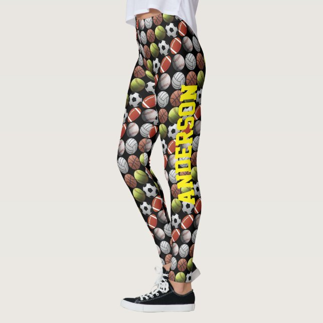 Alle Sport-Bälle auf Schwarzem mit Namen Leggings (Links)