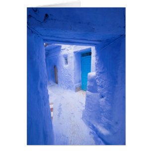 Allée bleue de la ville