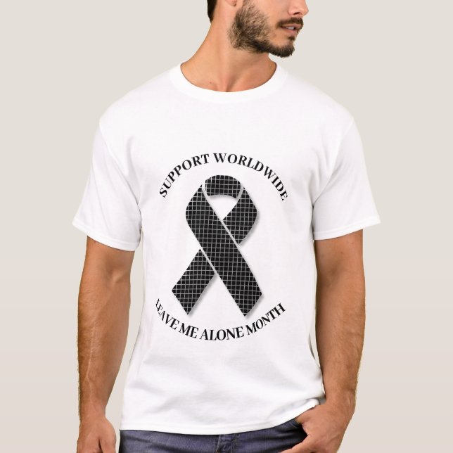 Allein im Monat Verlassen T-Shirt (Vorderseite)
