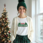 Alles befriedigen | Vintager grafischer Weihnachts Tri-Blend Shirt<br><div class="desc">Feiern Sie die magische und festliche Urlaubssaison mit unserer Weihnachtsbekleidung. Das Design zeigt unsere handgezeichnet rustikalen und Vintagen Stil immergrünen Weihnachtsbäumen Grafik-tee mit "Merry Everything" entworfen in einer rustikalen Vintagen Stil Typografie in rot und grün. Personalisieren Sie mit dem fakultativen festgelegten Datum. Alle Illustrationen sind handgezeichnet Originalwerke von Moodthology.</div>