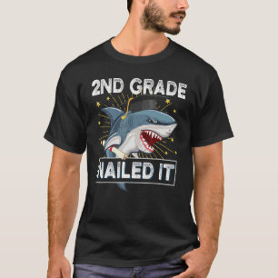 Alles Gute am letzten Tag der 2. Klasse nagelte es T-Shirt