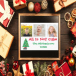 Alles ist nicht ruhig Weihnachts-FotoCollage Feiertagspostkarte<br><div class="desc">Alles ist nicht ruhig Weihnachts-Weihnachtskarte mit familiärem Foto Collage. Template Images via Pixabay lizenziert unter CC0 und muss durch eigene Foto ersetzt werden</div>