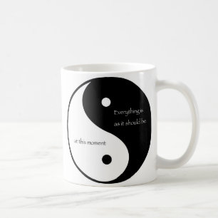 Alles ist, während es in diesem Moment sein sollt Kaffeetasse