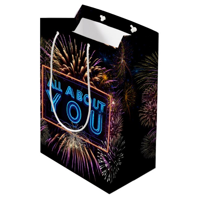 Alles über Sie Neuling mit Fireworks Mittlere Geschenktüte (Rückseite Schrägansicht)