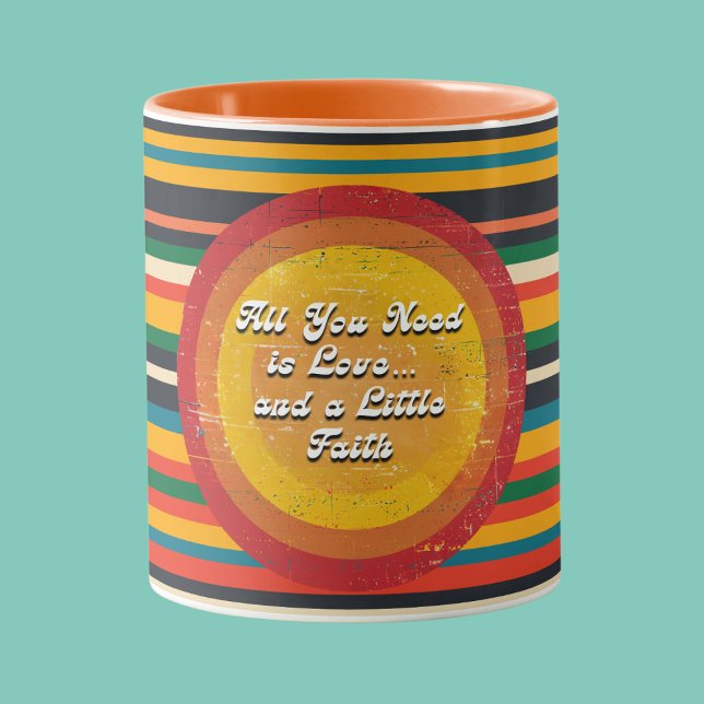 Alles was du brauchst ist Liebe und Glaube" Retro- Tasse (All You Need is Love and Faith" Retro Mug)