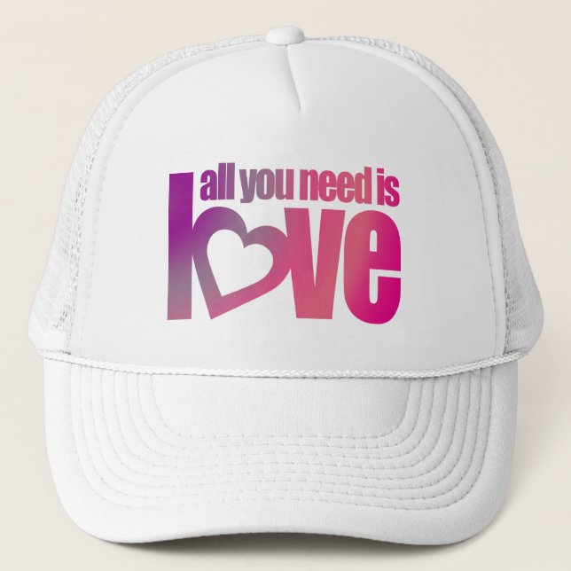 "Alles, was Sie brauchen, ist Liebe, rosa lila Hut Truckerkappe (Vorderseite)