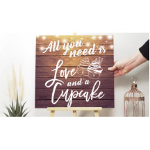 Alles, was Sie brauchen, ist Liebe und ein Cupcake
