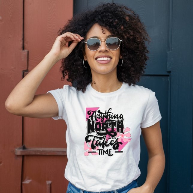 Alles, was Zeit braucht - Rosa Floral T-Shirt (Von Creator hochgeladen)