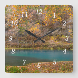Alley Spring View Wall Clock Quadratische Wanduhr