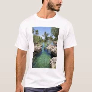 Alligator Hole, Black River Town, Jamaika T-Shirt